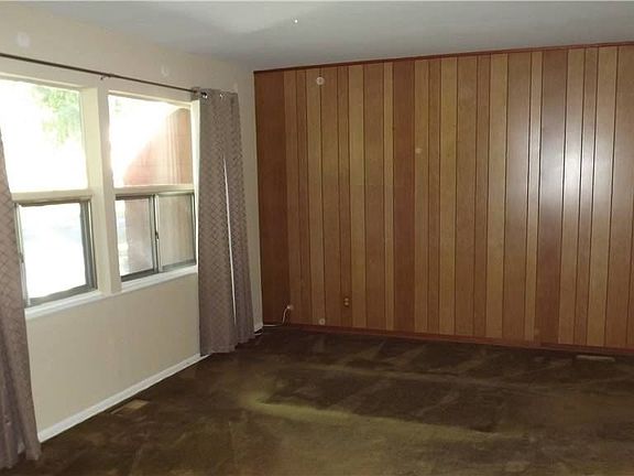 3rd image of 62 Huron St
