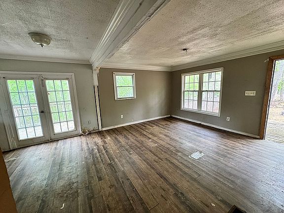 3rd image of 389 Madison Ave
