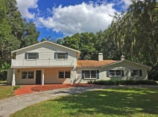 625 Crystal Lake Rd, Lutz, FL 33548