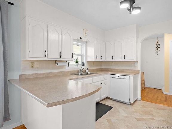 4th image of 35 Inglis St
