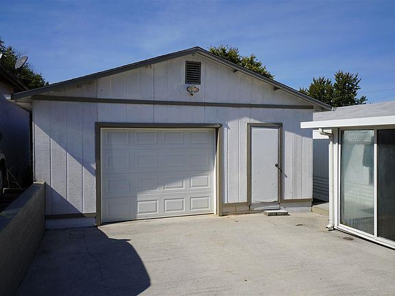 2nd image of 427 White Oak Ave