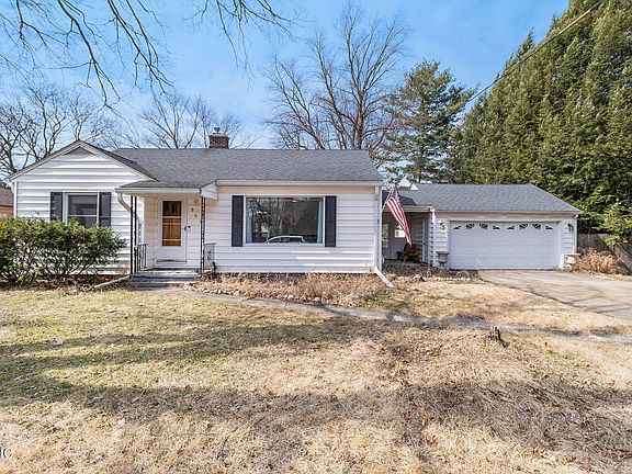 2nd image of 905 Ashley Dr