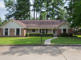112 Dawn St, Wake Village, TX 75501