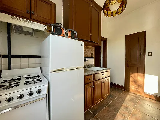 Rented by Oxford Property Group | media 34