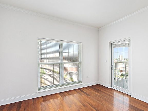 5th image of 400 E Bay St Suite 1002