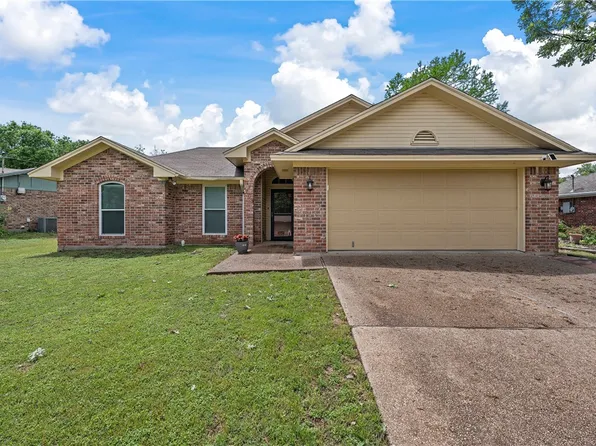 703 Rolling Hills Dr, Hewitt, TX 76643