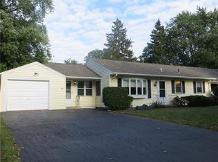 310 Woodcroft Dr, Rochester, NY 14616