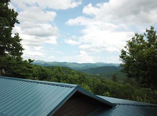 272 White Oak Cir, Franklin, NC 28734
