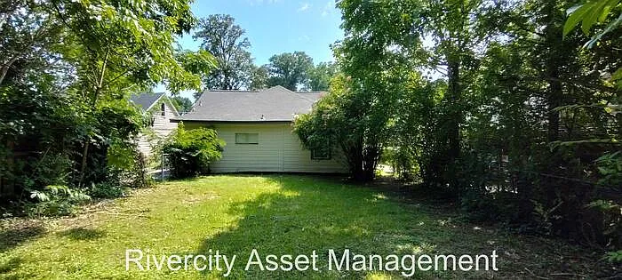 2386 Larose Ave — Photo 10