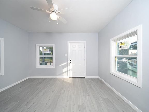 3rd image of 3116 Stonewall St