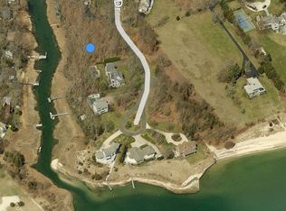 640 Willis Creek Dr, Mattituck, NY 11952