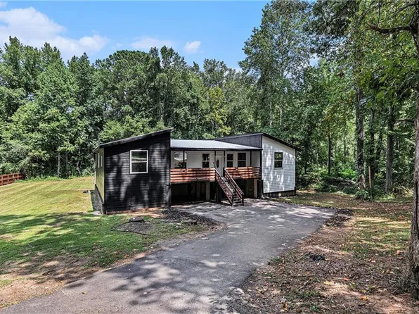 140 Indian Lake Dr, Hiram, GA 30141