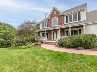 W284N6390 Hibritten Way, Hartland, WI 53029