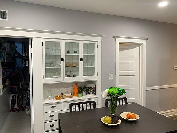 5th image of 1131 W Wellington Ave #2R