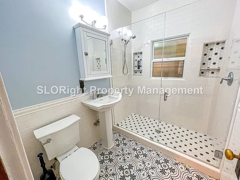 663 Islay St — Photo 8