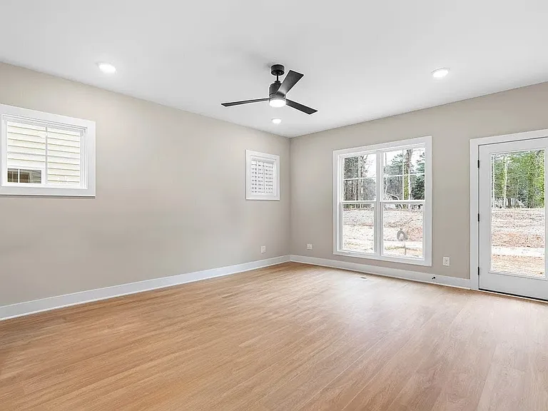 1016 Harper Rd #43 — Photo 8