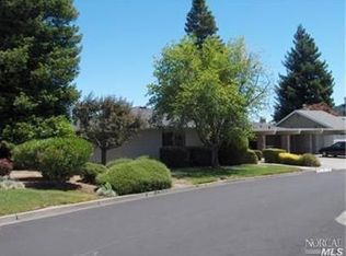 42 Aspen Meadows Cir, Santa Rosa, CA 95409
