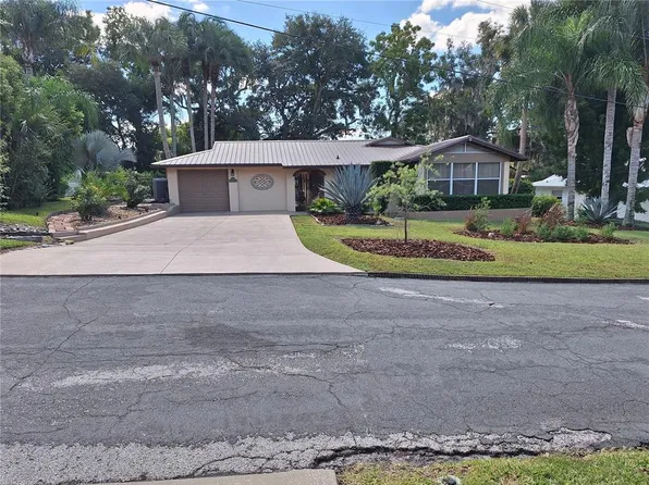 456 W 10TH AVENUE, MOUNT DORA, FL 32757