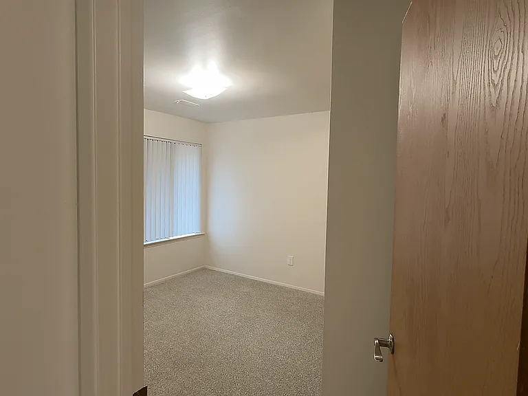 Eastwood Village Apartments — Photo 60