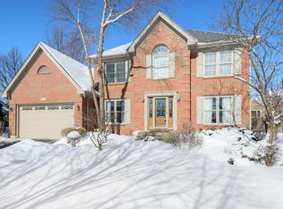 737 Bunting Ct, West Chicago, IL