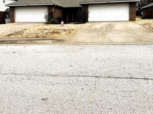 2536-2538 W Houston St, Fayetteville, AR 72703