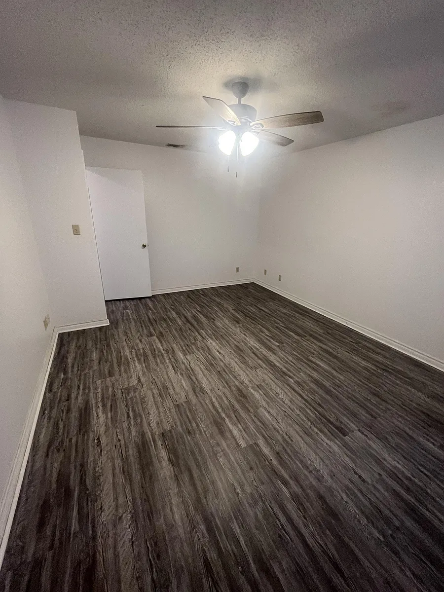 Building Photo - 3255 Beevers Cir