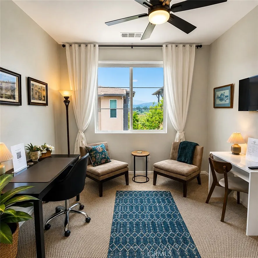 2 bed, 1.5 bath, 1613 sqft, $2,350 — Photo 2