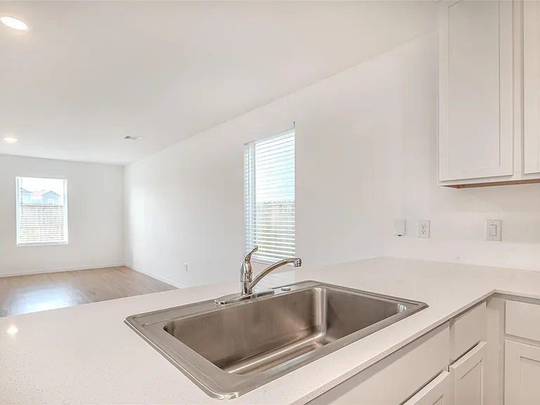 21458 Carosella Dr — Photo 8