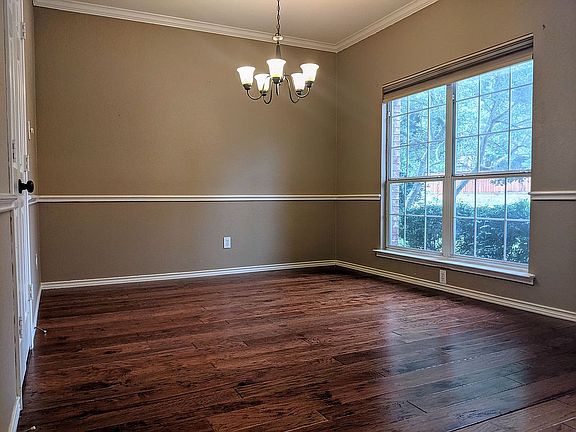 4th image of 1303 Red Tip Dr