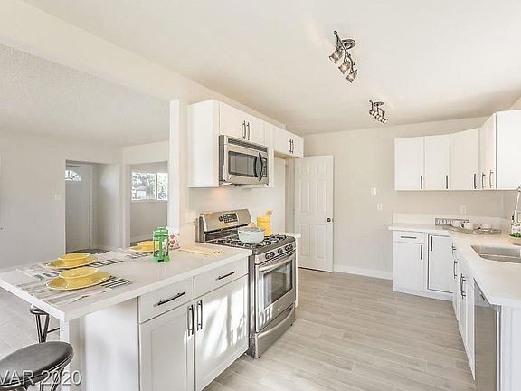 3rd image of 4309 W Oakey Blvd