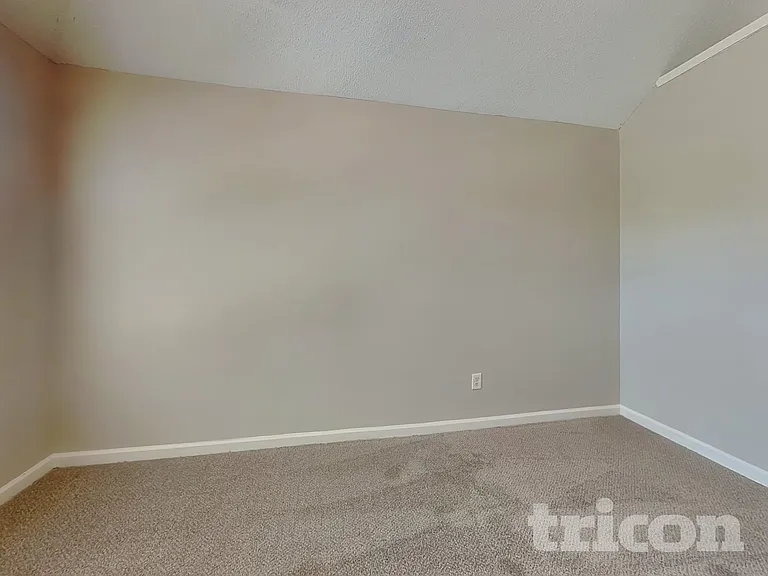 222 Southwind Ln — Photo 15