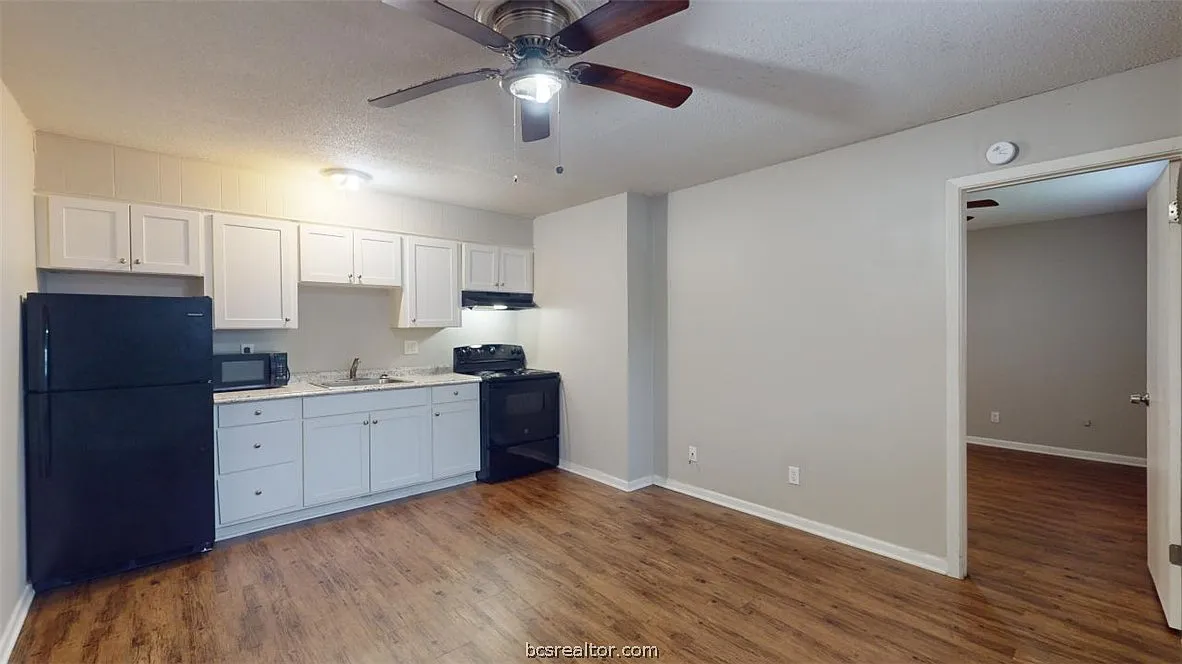 Building Photo - 500 Foch St #10