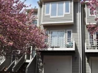 11127 Lakespray Way, Reston, VA 20191