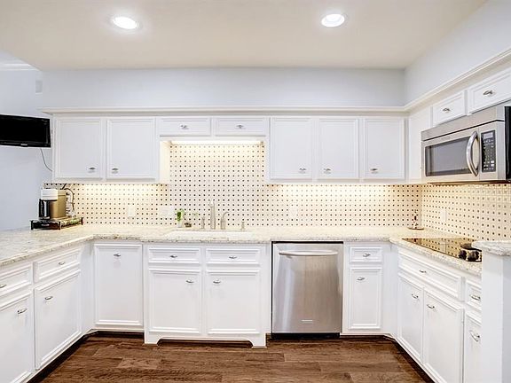 3rd image of 9031 Briar Forest Dr
