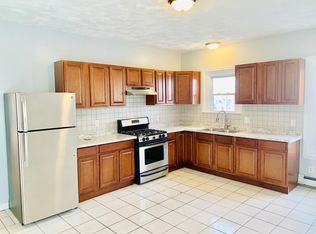 79 Randall St APT 2, Pawtucket, RI 02860