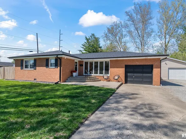 29 Kirkwood St, Chatham, IL 62629