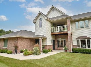 841 Cheyenne Ave UNIT G, Grafton, WI 53024