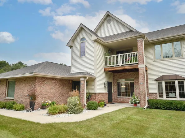 841 Cheyenne AVENUE #G, Grafton, WI 53024