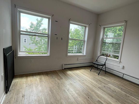 2nd image of 444 Bergen Ave APT 3R
