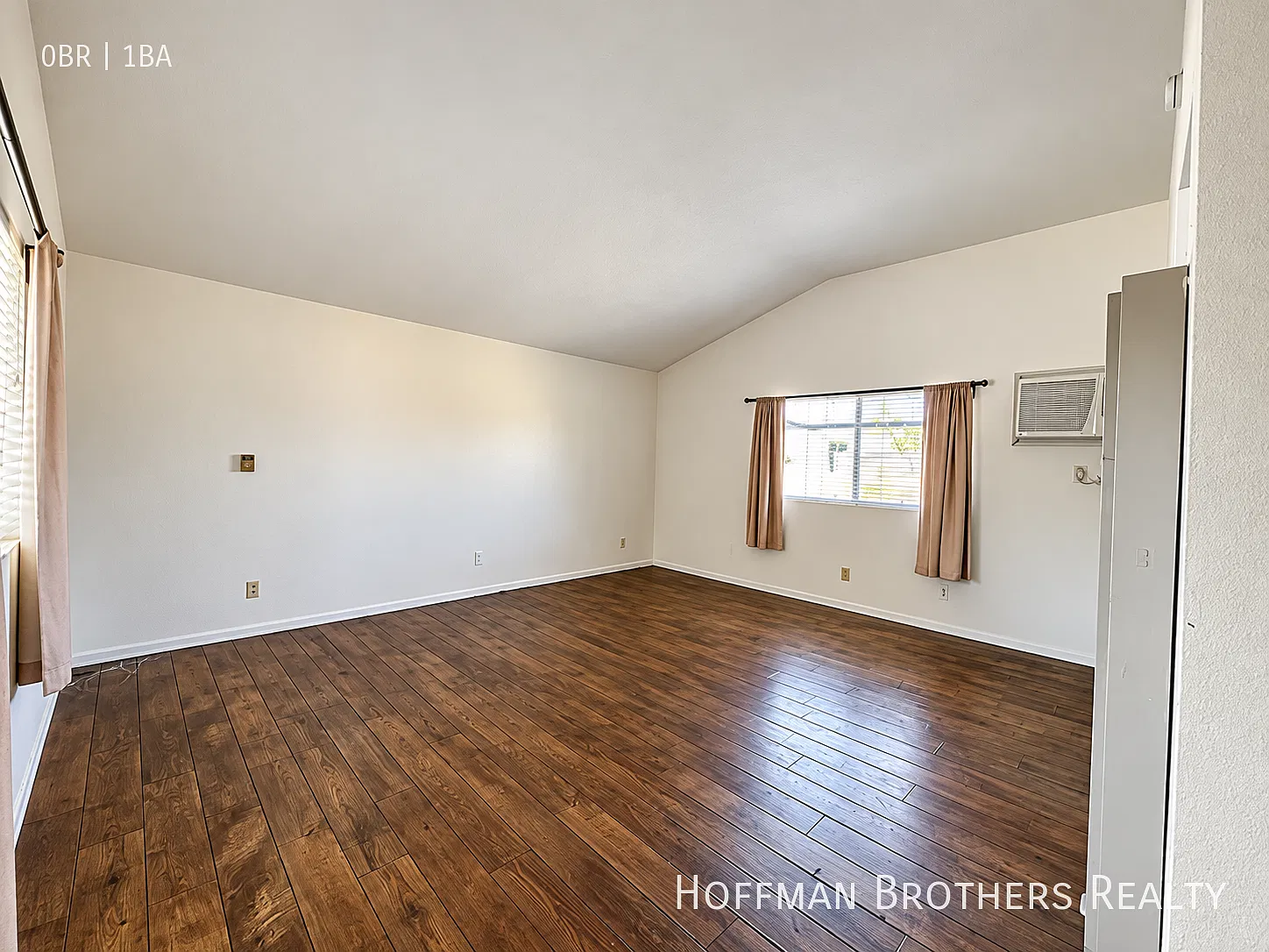 5723 Willowcrest Ave — Photo 4