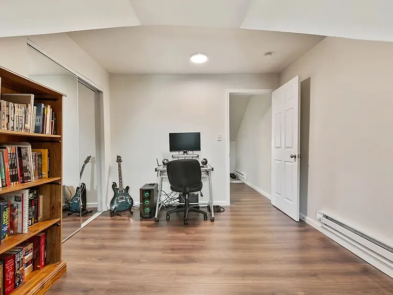 637 Bigelow St — Photo 5