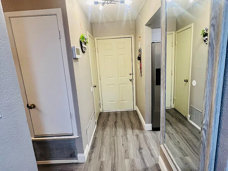 9503 Cliff Way St — Photo 6