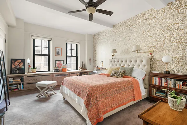 Sold by Compass | media 17