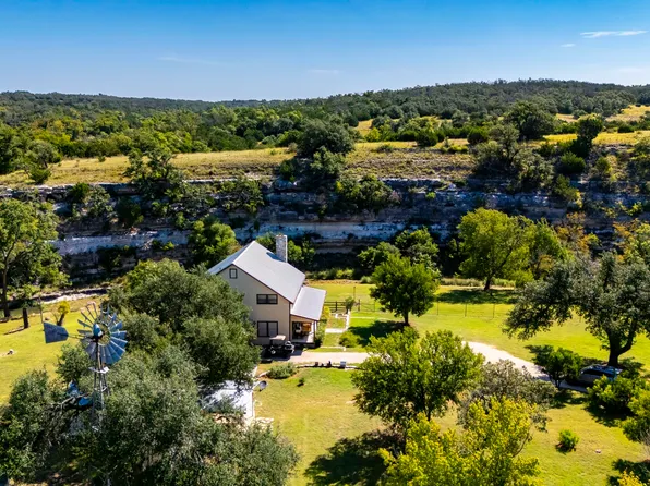 1763 Nixon Creek Rd, Fredericksburg, TX 78624
