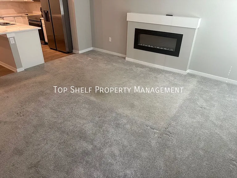 5711 NE Lowell Ln — Photo 1