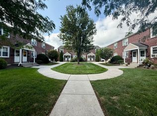 3524 Rhoads Ave APT D, Newtown Square, PA 19073