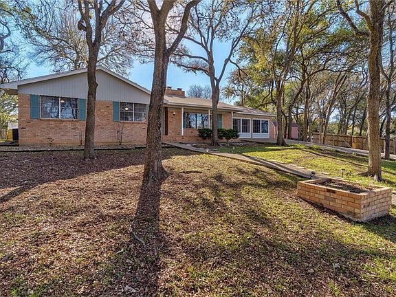 3rd image of 127 Nichols Dr