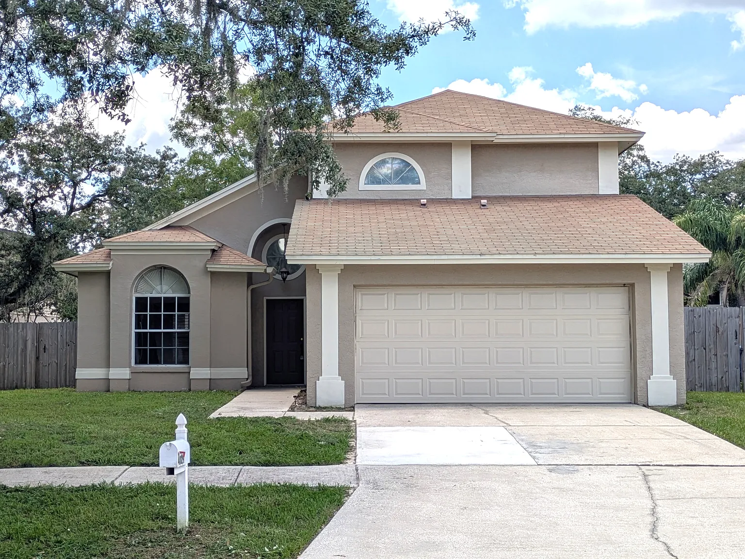 4 bed, 1663 sqft, $2,795 — Photo 1
