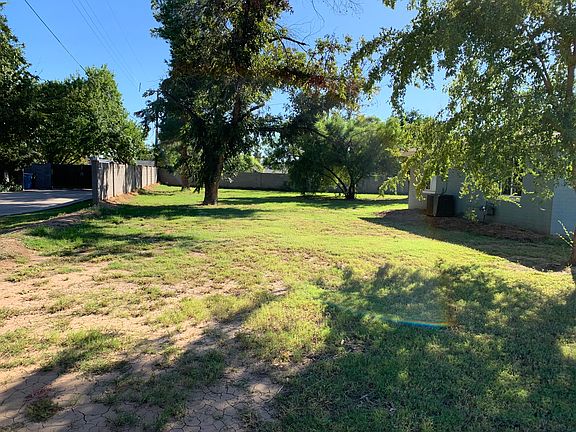 3rd image of 1747 W Las Palmaritas Dr