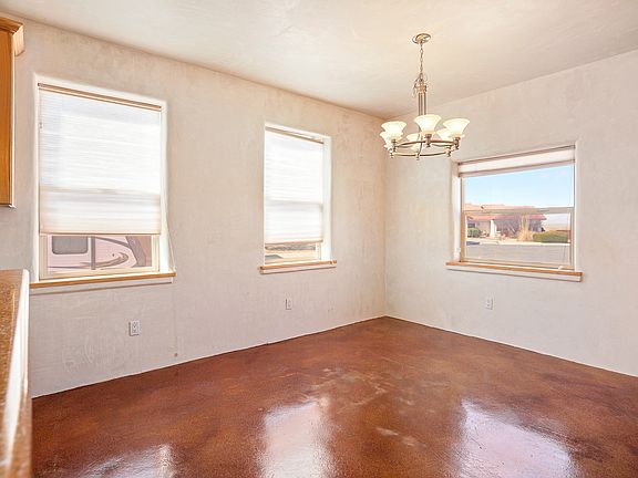 4th image of 2408 Catalina Ct